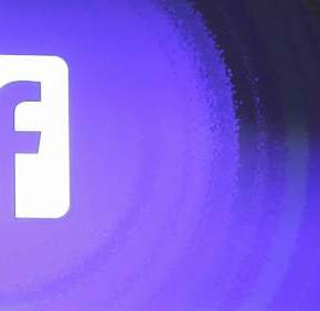 El 72% de los 18 millones de españoles con #Facebook acceden a la #red #social con el #móvil